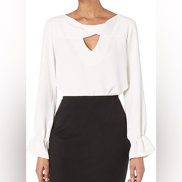 Trina Turk Ayako Twist Yoke keyhole blouse. - Picture 3 of 4